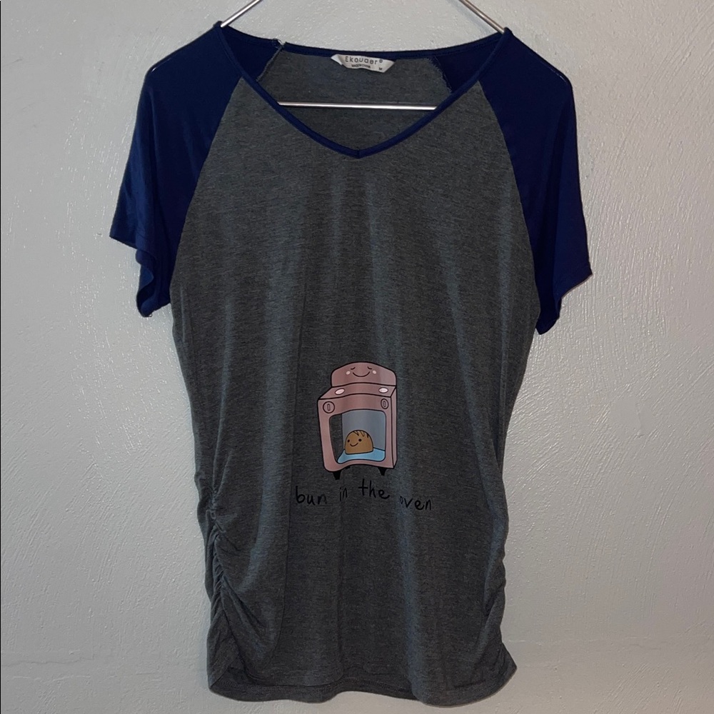 Ekouaer Maternity Tee “Bun in the Oven” Graphic Top Gray/Blue – Size M